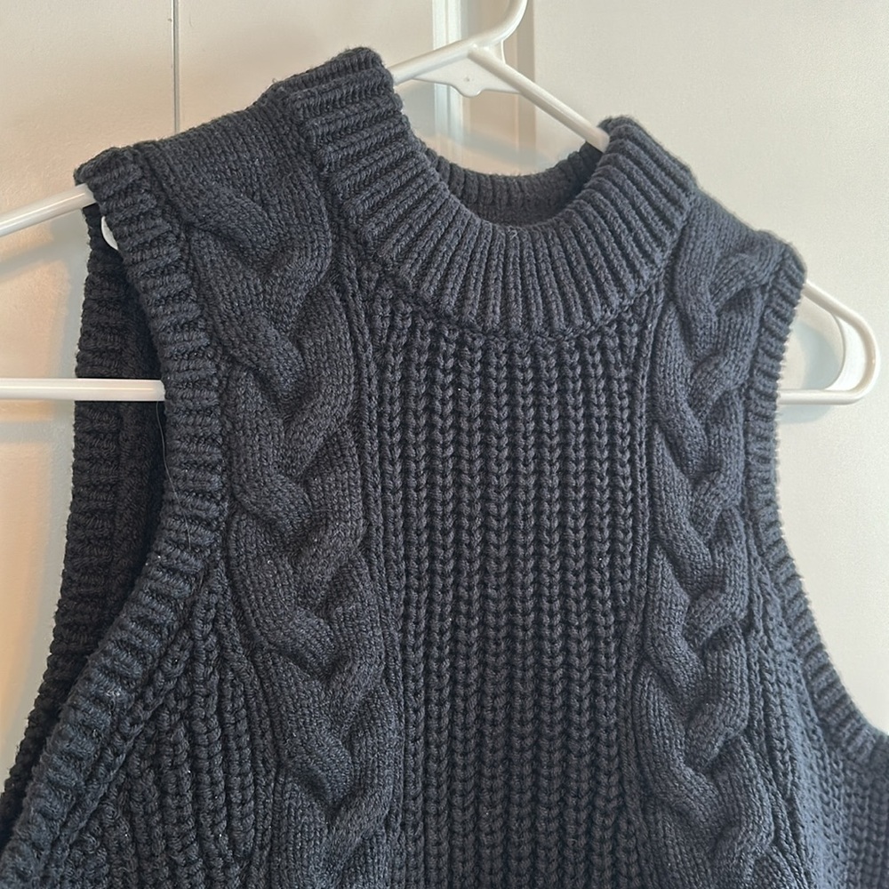Banana Republic Factory Mock Neck Sleeveless Sweater